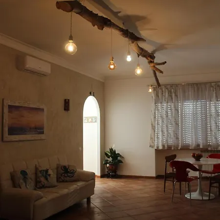 Apartment Turistico 3 Minuti Da Aeroporto- Centro *