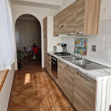 Apartment Turistico 3 Minuti Da Aeroporto- Centro *
